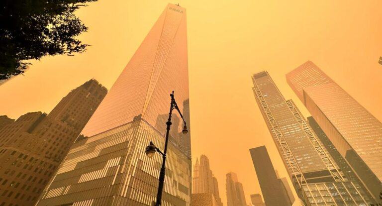 Nube de humo ‘invade’ Nueva York: así es la ciudad tras los incendios forestales [VIDEO]