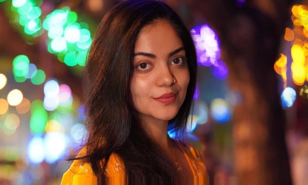 Ahaana Krishna Wiki Biografía Años Películas Familia Imágenes Escuela Internacional 1975