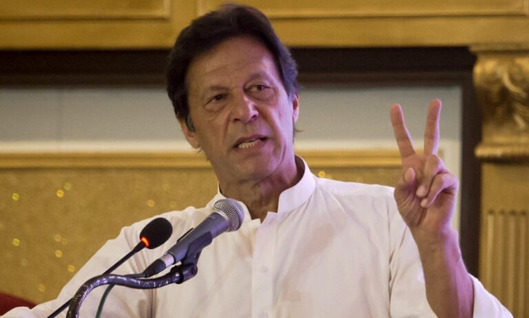 “India recibirá una represalia adecuada si se realiza un ataque militar contra Pakistán” Imran Khan