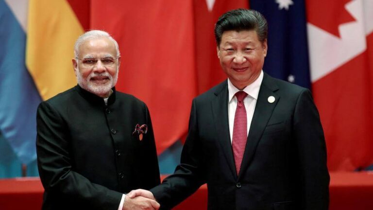 El primer ministro Narendra Modi llegó a China para una reunión informal con Xi Jinping