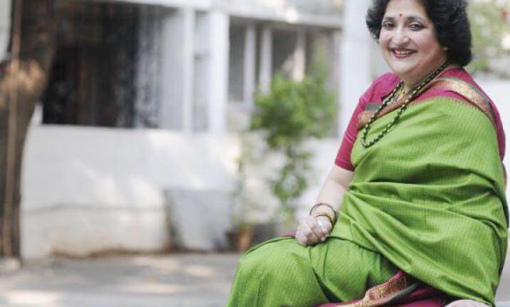 Latha Rajinikanth Wiki, biografía, edad, esposa de Rajinikanth, canciones, fotos