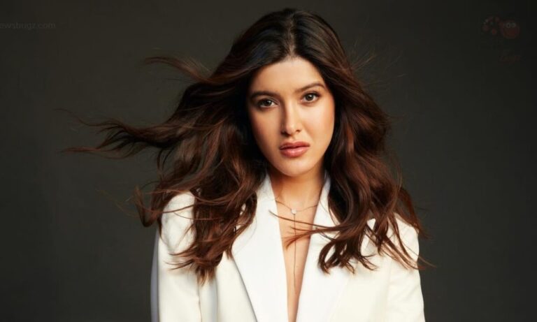 Shanaya Kapoor Wiki, Biografía, Años, Películas, Familia, Imágenes