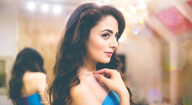 Zoya Afroz Wiki, Biografía, Años, Imágenes, Familia