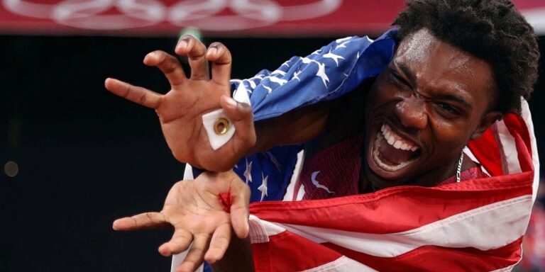 El olímpico Noah Lyles vuelve a mostrar su lado otaku