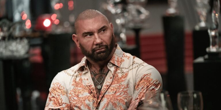 James Gunn habla sobre Dave Bautista interpretando a Bane y Deathstroke en Bane